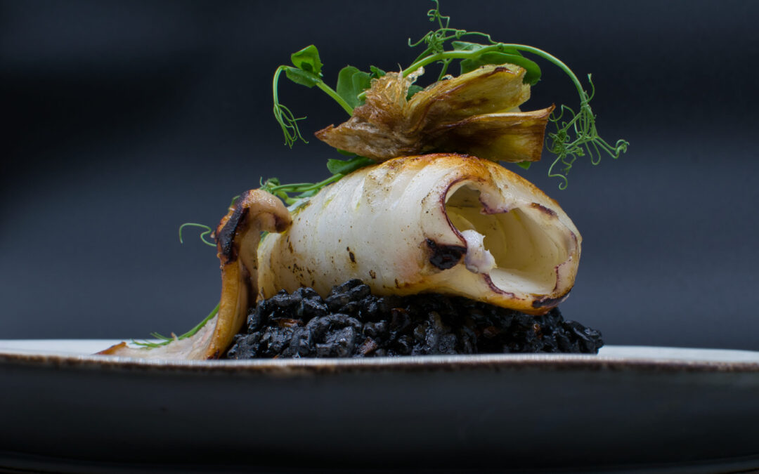 plato-calamar-con-arroz-negro-organic-by-serawa-alicante