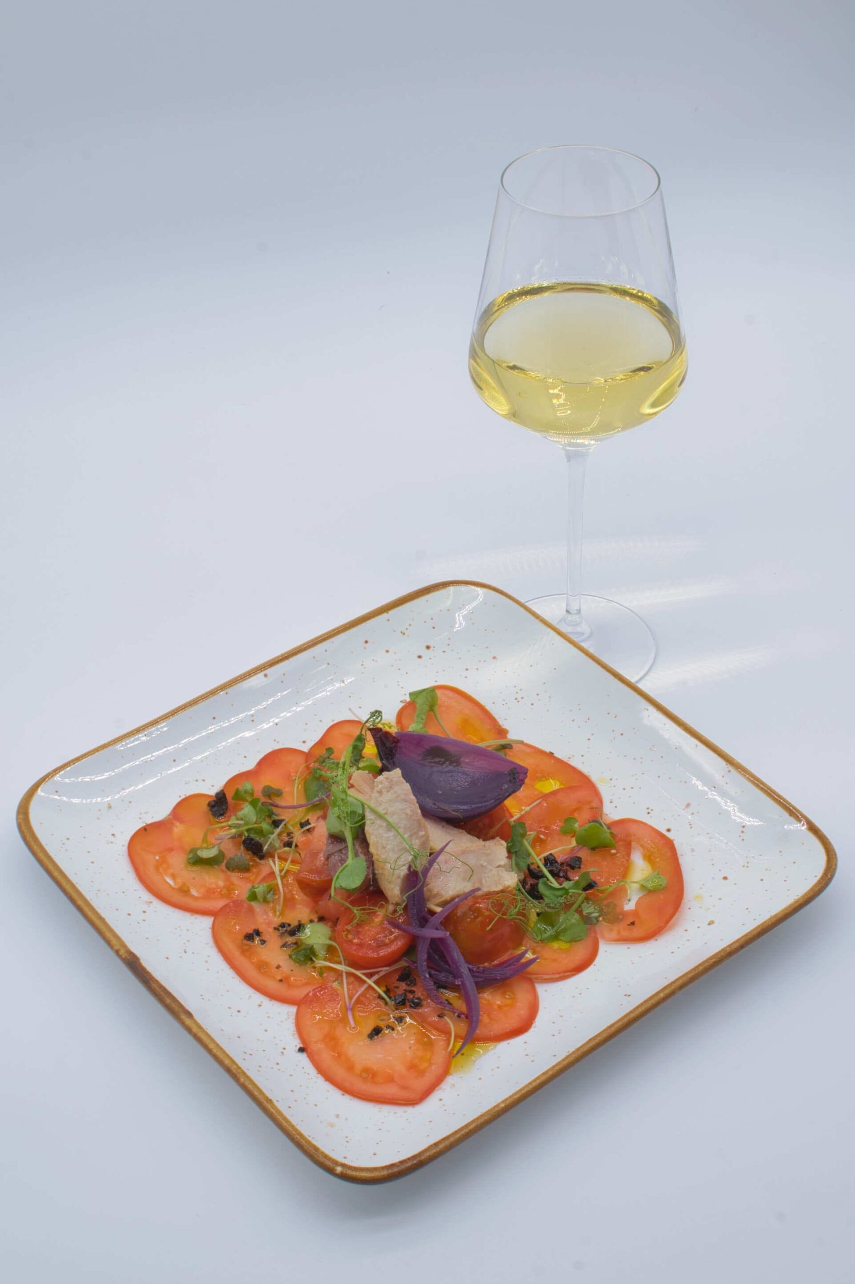 ensalada-de-tomate-con-ventresca2-organic-serawa-alicante ensalada-de-tomate-con-ventresca2-organic-serawa-alicante